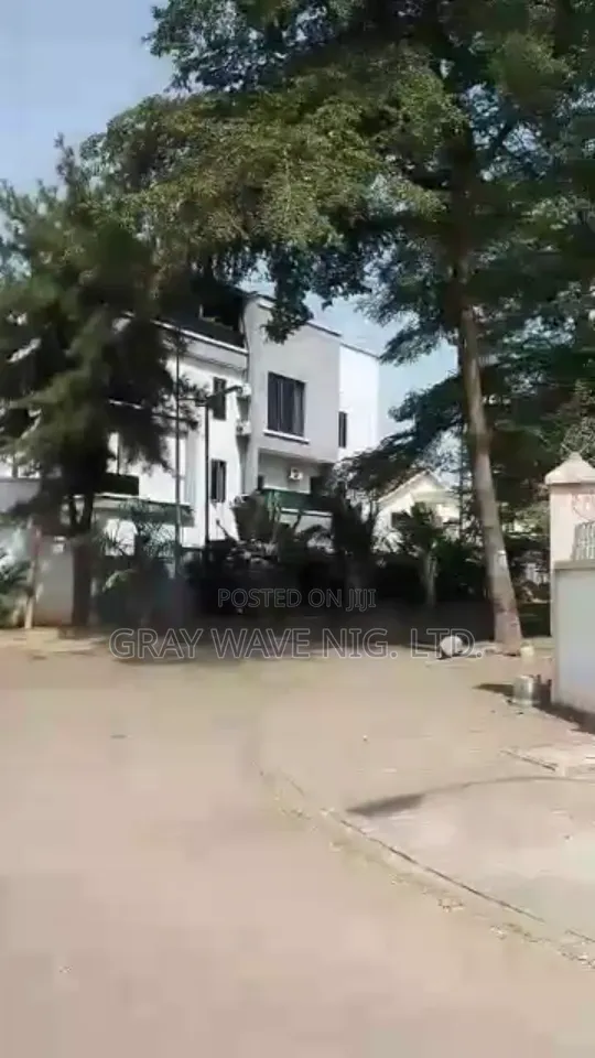 1000sqm Prime Residential Land || Old Structure in Wuse 2