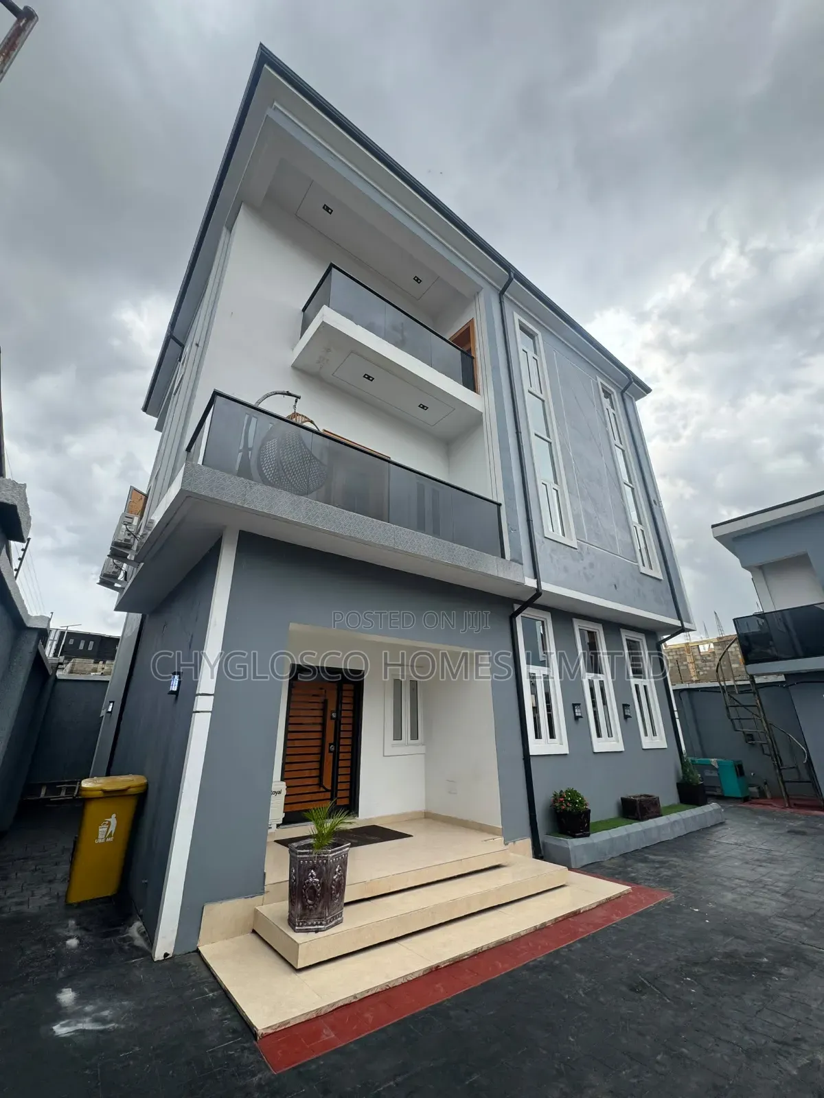 Furnished 4bdrm Duplex in New Layout for sale in New Layout