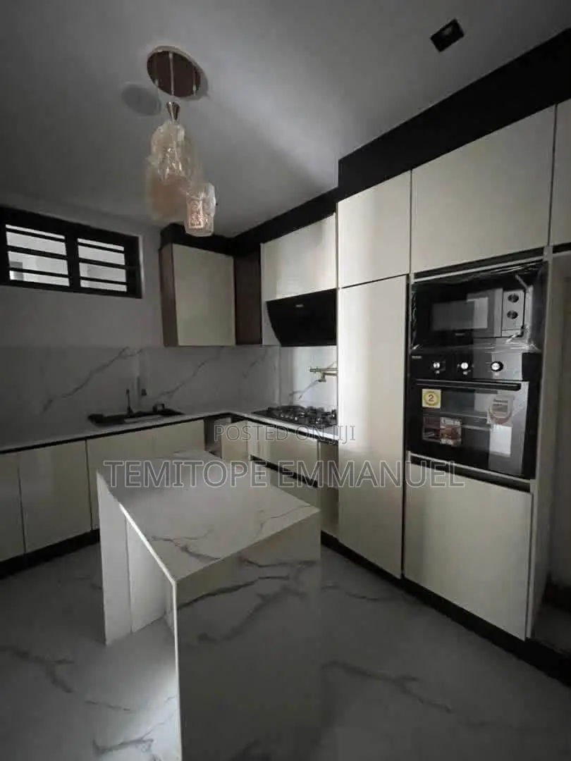 Furnished 1bdrm Apartment in Lekki Phase 1 for sale in Lekki Phase 1