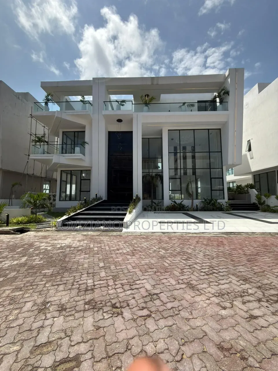 5bdrm Duplex in Osapa london for sale in Osapa london