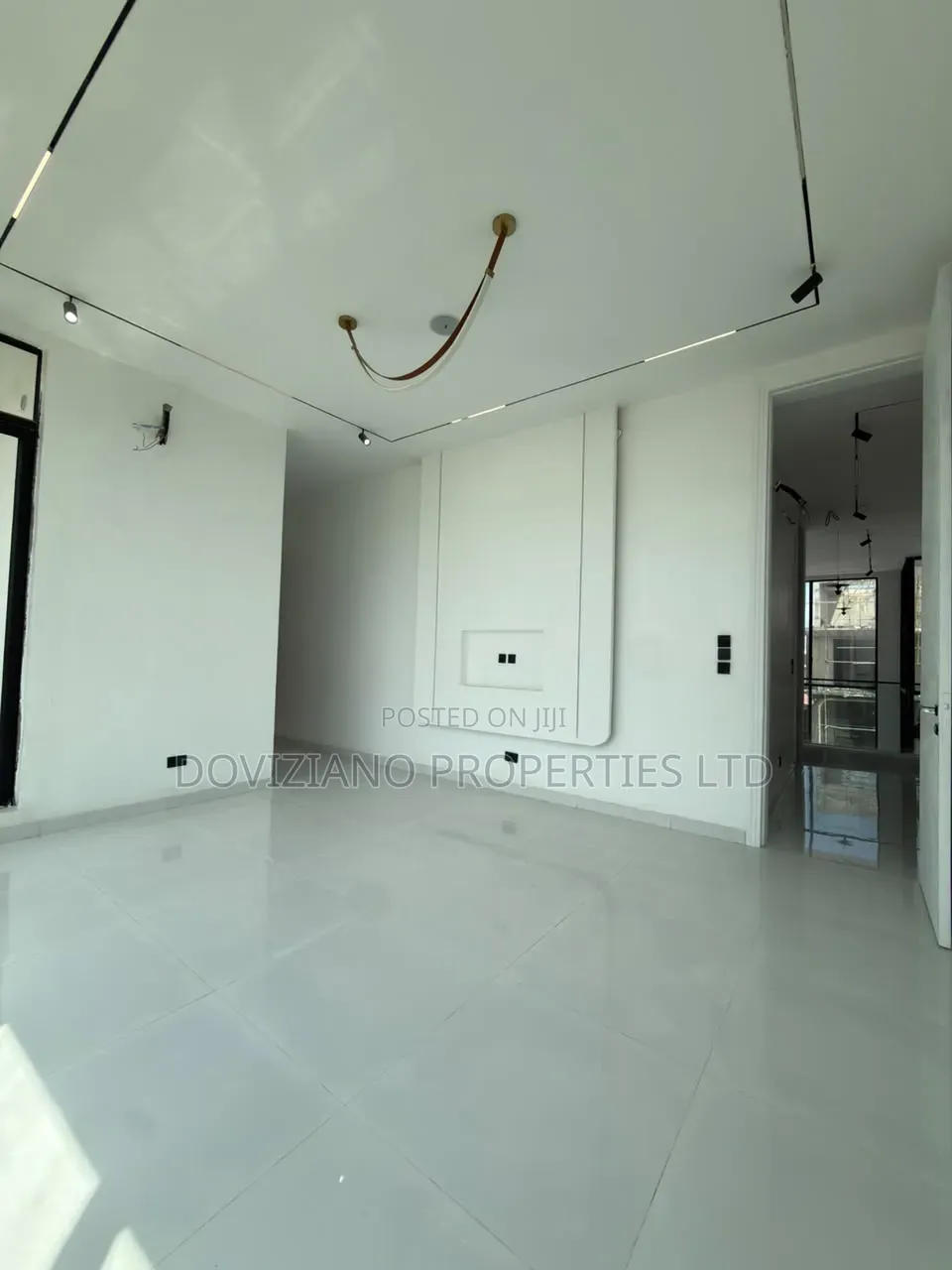 5bdrm Duplex in Osapa london for sale in Osapa london