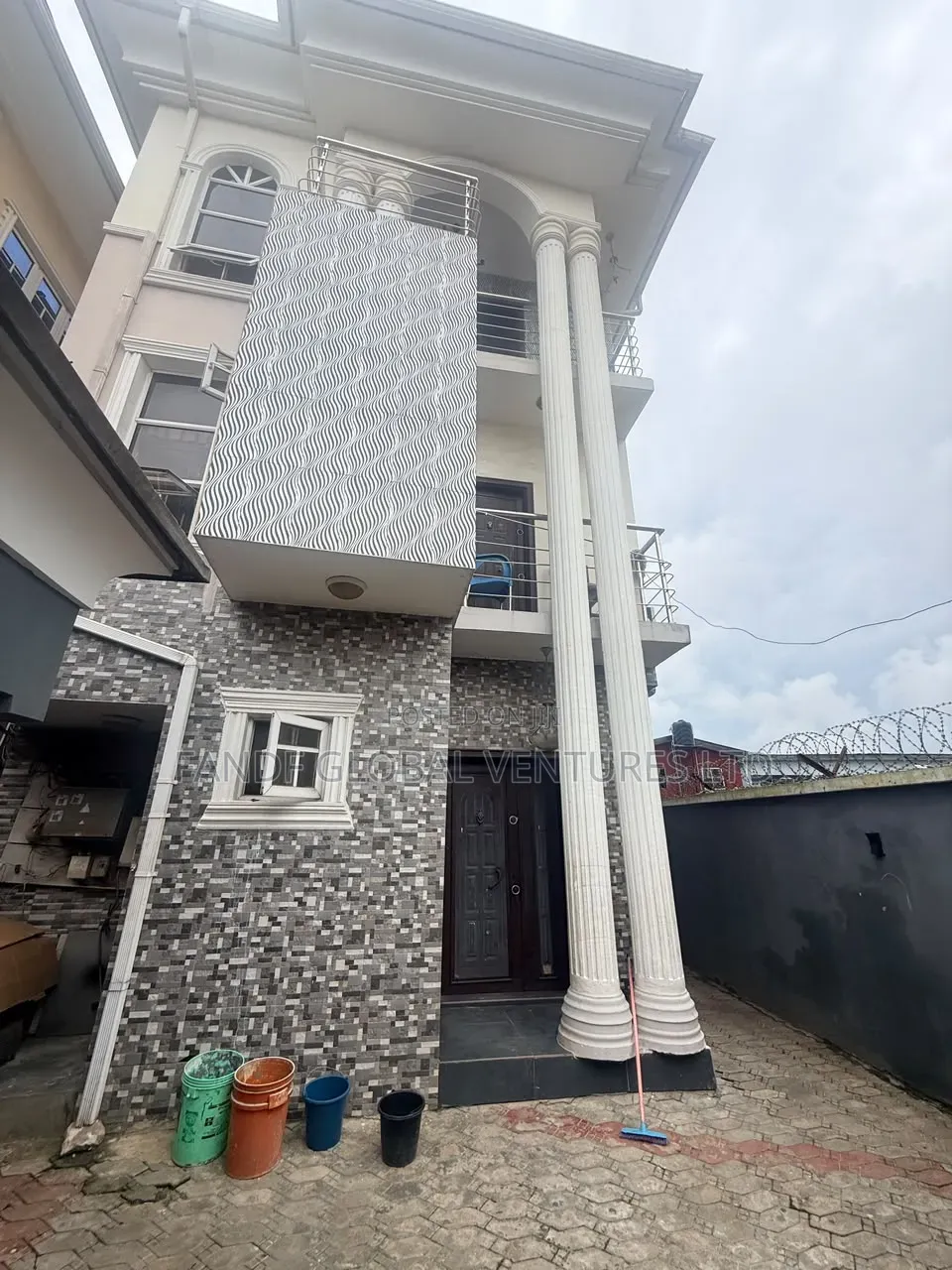2bdrm Block of Flats in Ijesha for sale in Ijesha