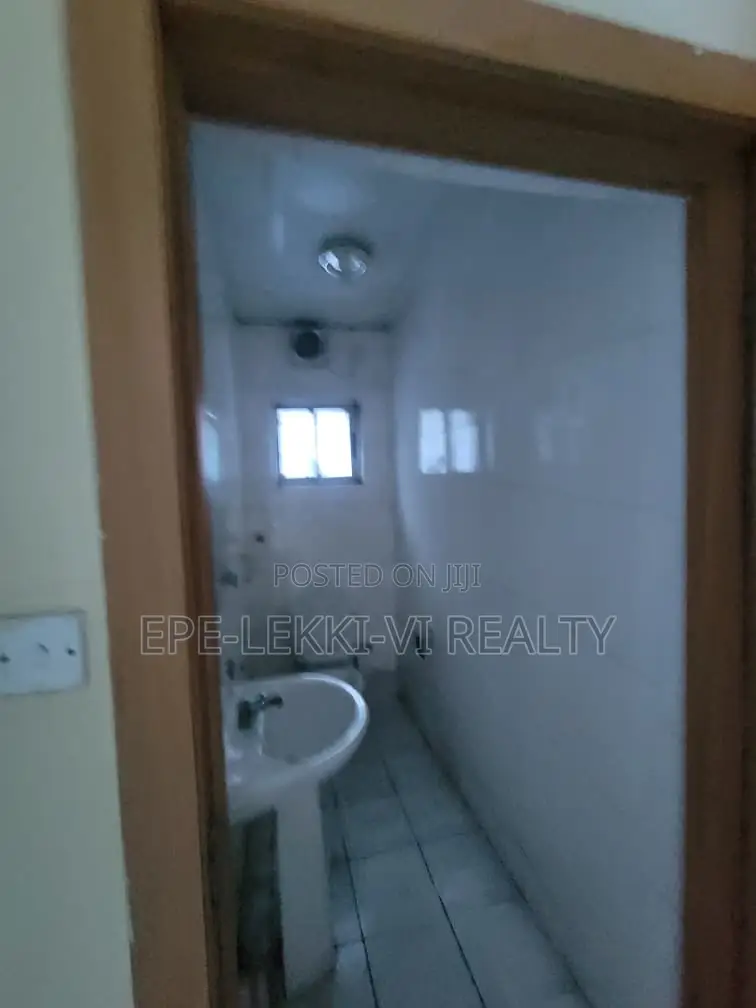250sqm Office Space for Lease in Lekki Phase 1 in Lekki