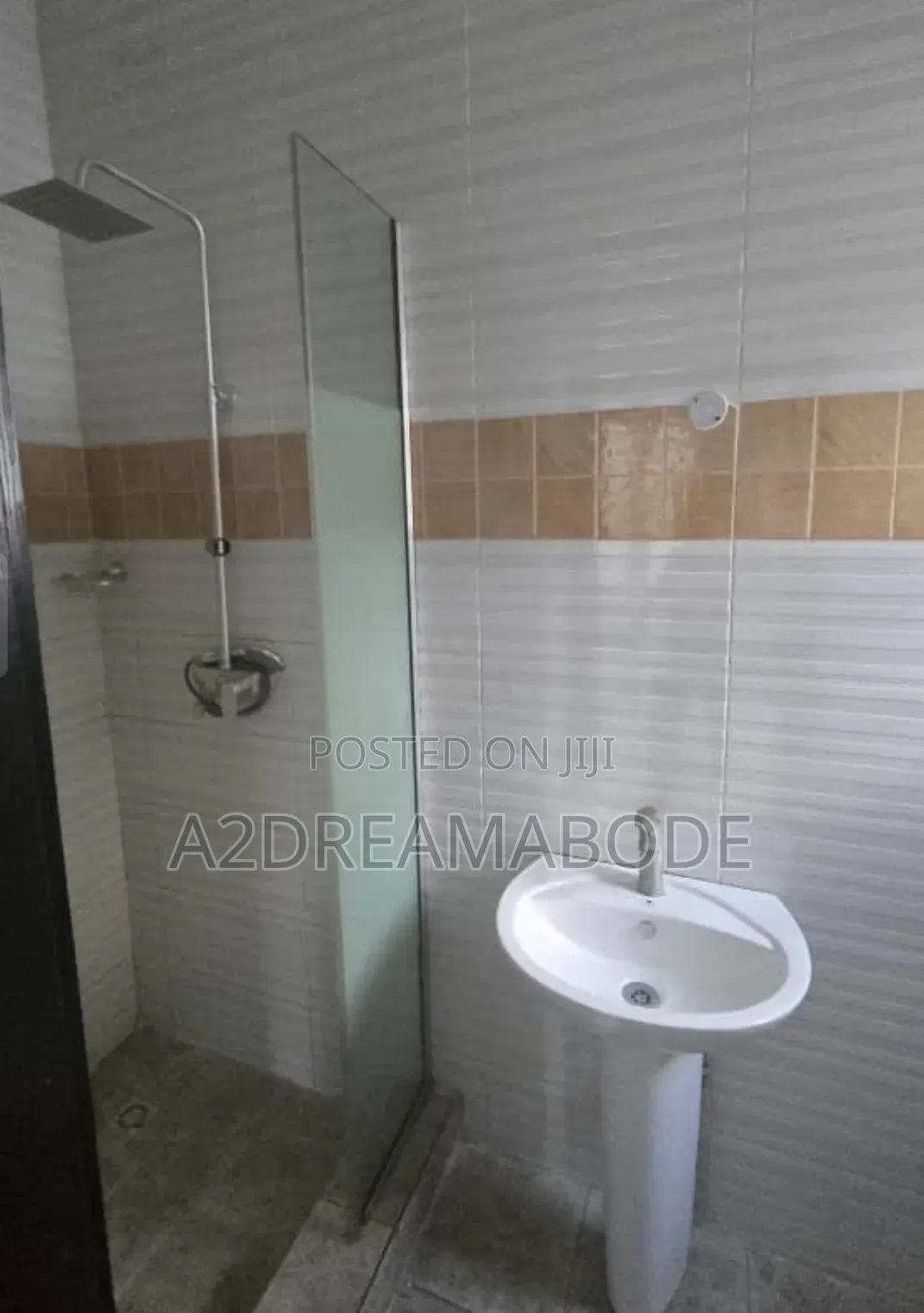 5bdrm Duplex in Omole Phase 2 for sale in Omole Phase 2