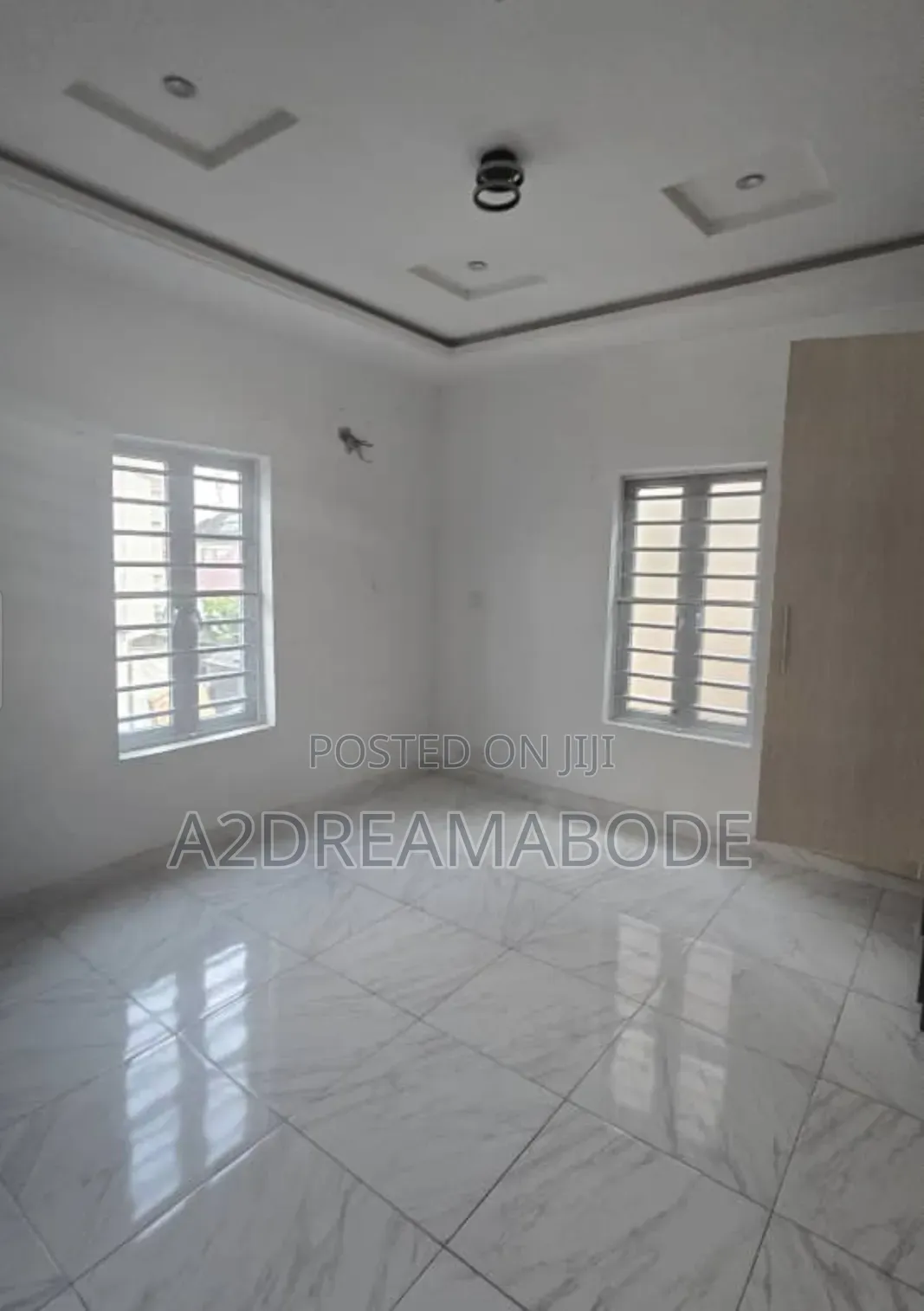 5bdrm Duplex in Omole Phase 2 for sale in Omole Phase 2