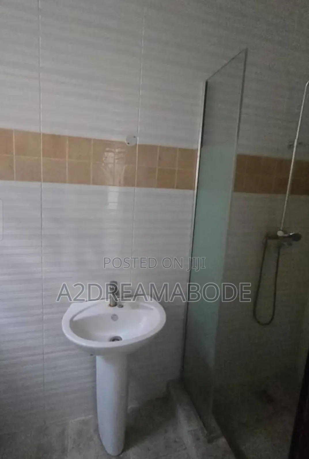 5bdrm Duplex in Omole Phase 2 for sale in Omole Phase 2