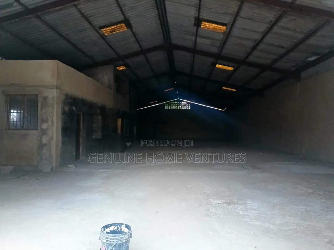 5 Bay Warehouse to Let in Ketu Mile 12 Lagos in Ketu-Alapere