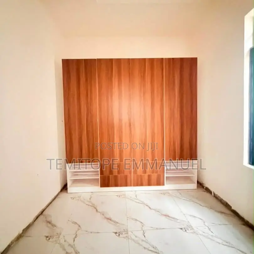 Furnished 5bdrm Duplex in GRA Phase 2 Shangisha for sale in GRA Phase 2 Shangisha
