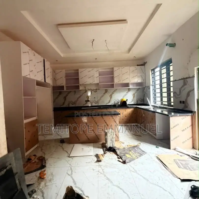 Furnished 5bdrm Duplex in GRA Phase 2 Shangisha for sale in GRA Phase 2 Shangisha