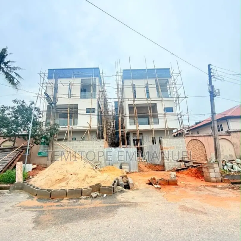 Furnished 5bdrm Duplex in GRA Phase 2 Shangisha for sale in GRA Phase 2 Shangisha