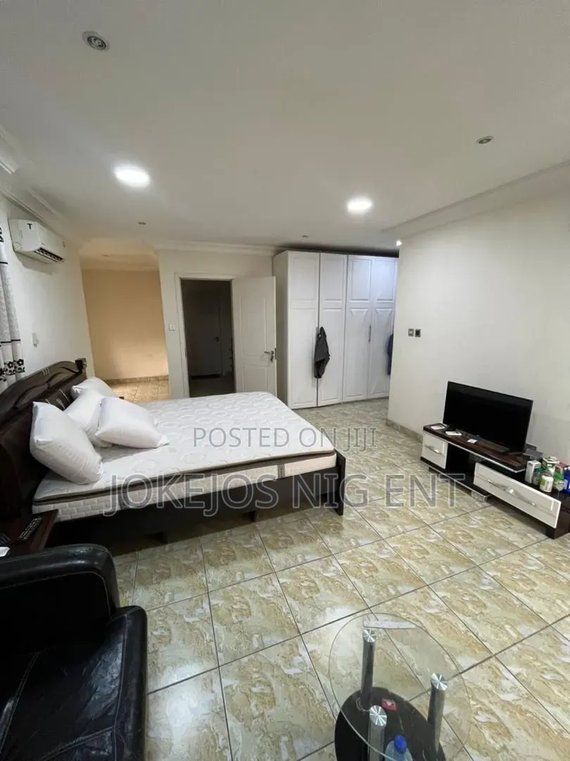 4bdrm Townhouse/Terrace in Abiola Court  for sale in Chevron