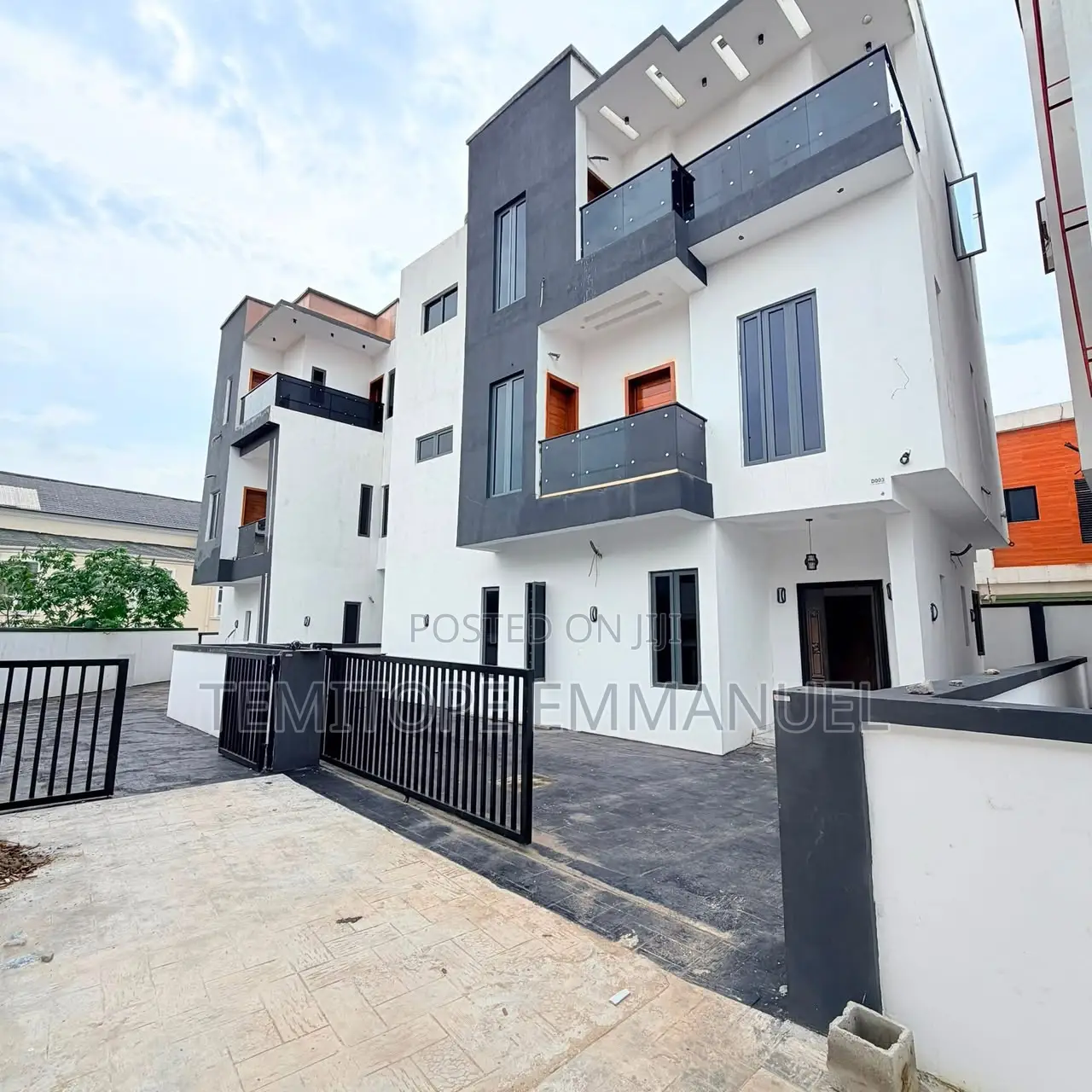 Furnished 4bdrm Duplex in GRA Phase 1 for sale in GRA Phase 1