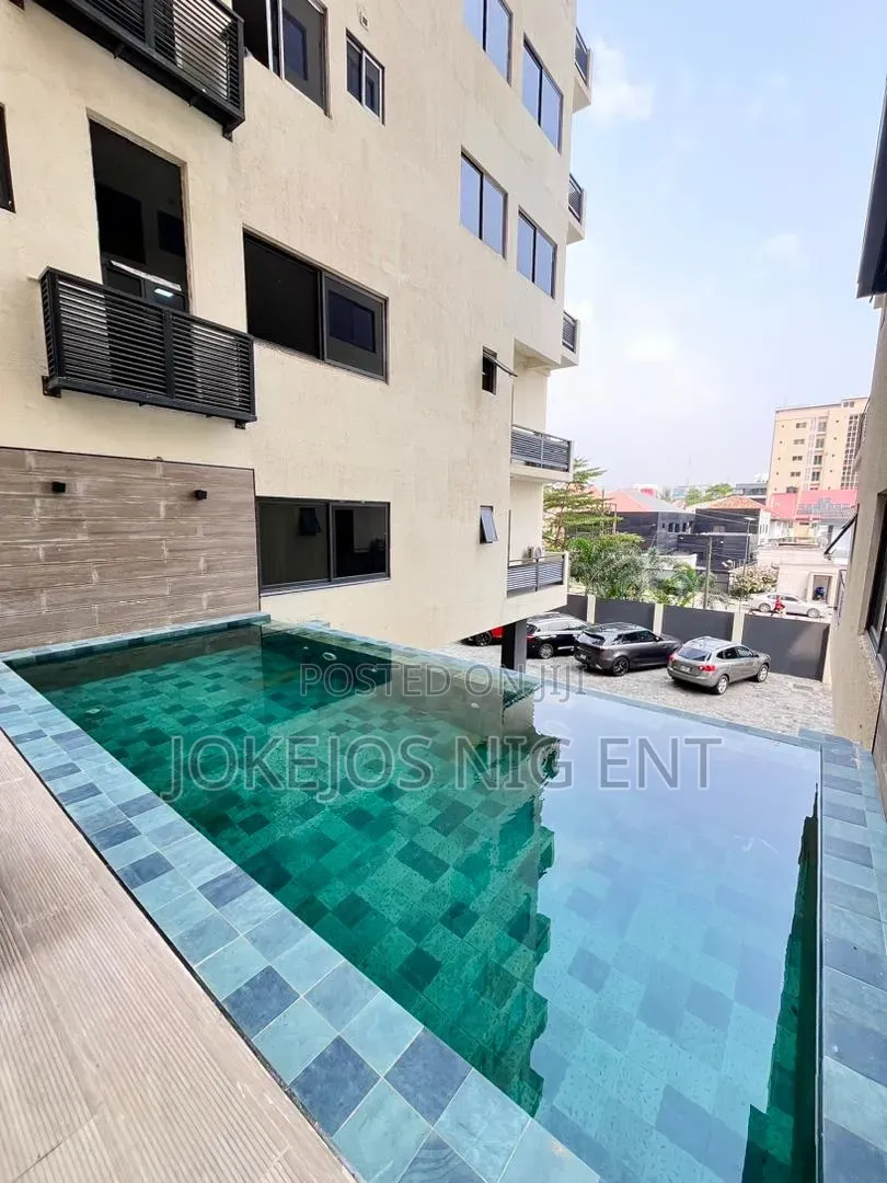 3bdrm Apartment in Victoria Island, Ahmadu Bello Way for sale in Ahmadu Bello Way