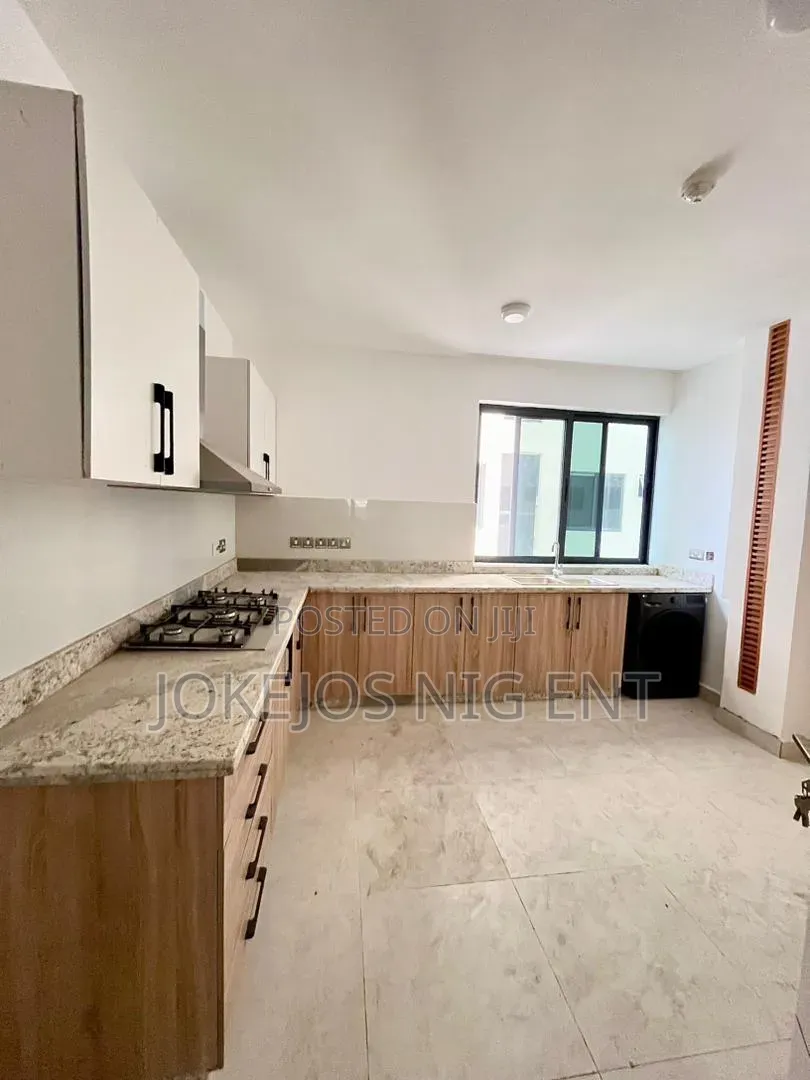 3bdrm Apartment in Victoria Island, Ahmadu Bello Way for sale in Ahmadu Bello Way