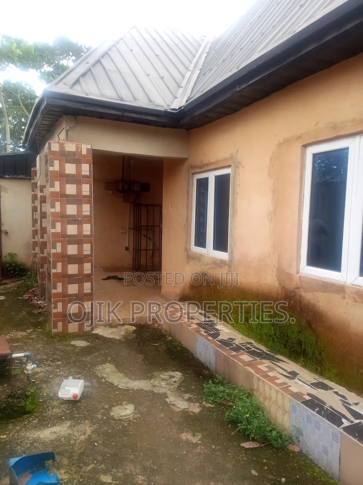 4bdrm Block of Flats in Ojik Properties, Owerri for sale in Owerri