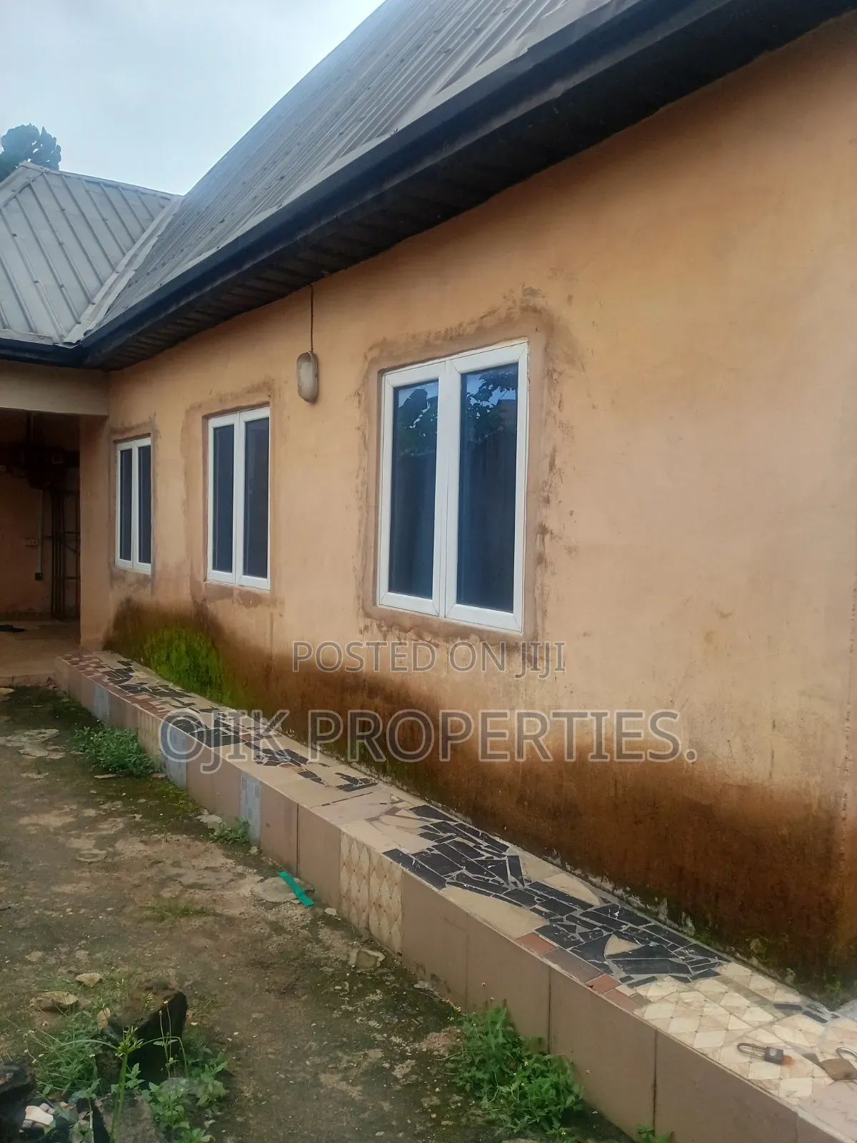 4bdrm Block of Flats in Ojik Properties, Owerri for sale in Owerri