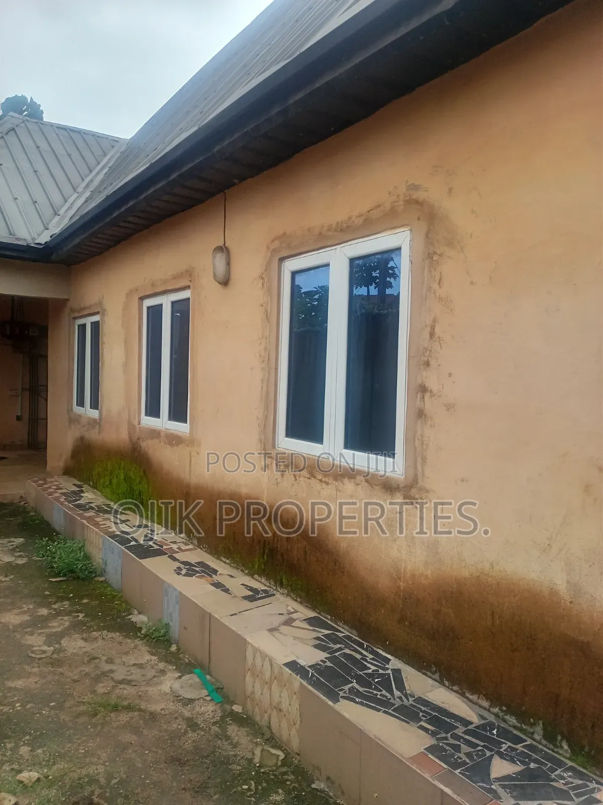4bdrm Block of Flats in Ojik Properties, Owerri for sale in Owerri