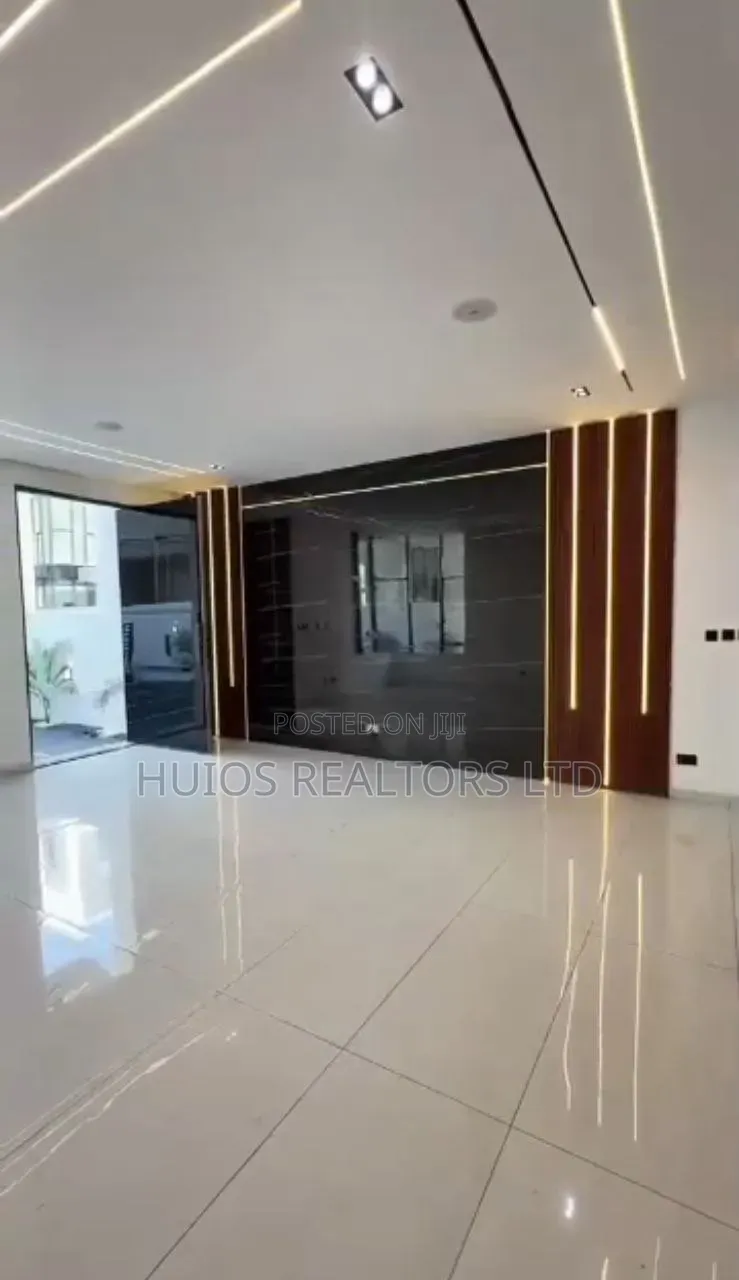 4bdrm Duplex in Royalpine Estate, Ikota for sale in Ikota
