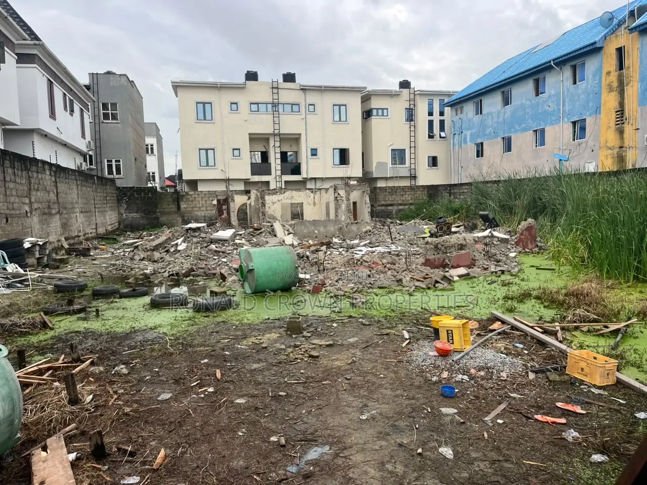 Gated 930sqm of Land at Lekki in Nicon Town