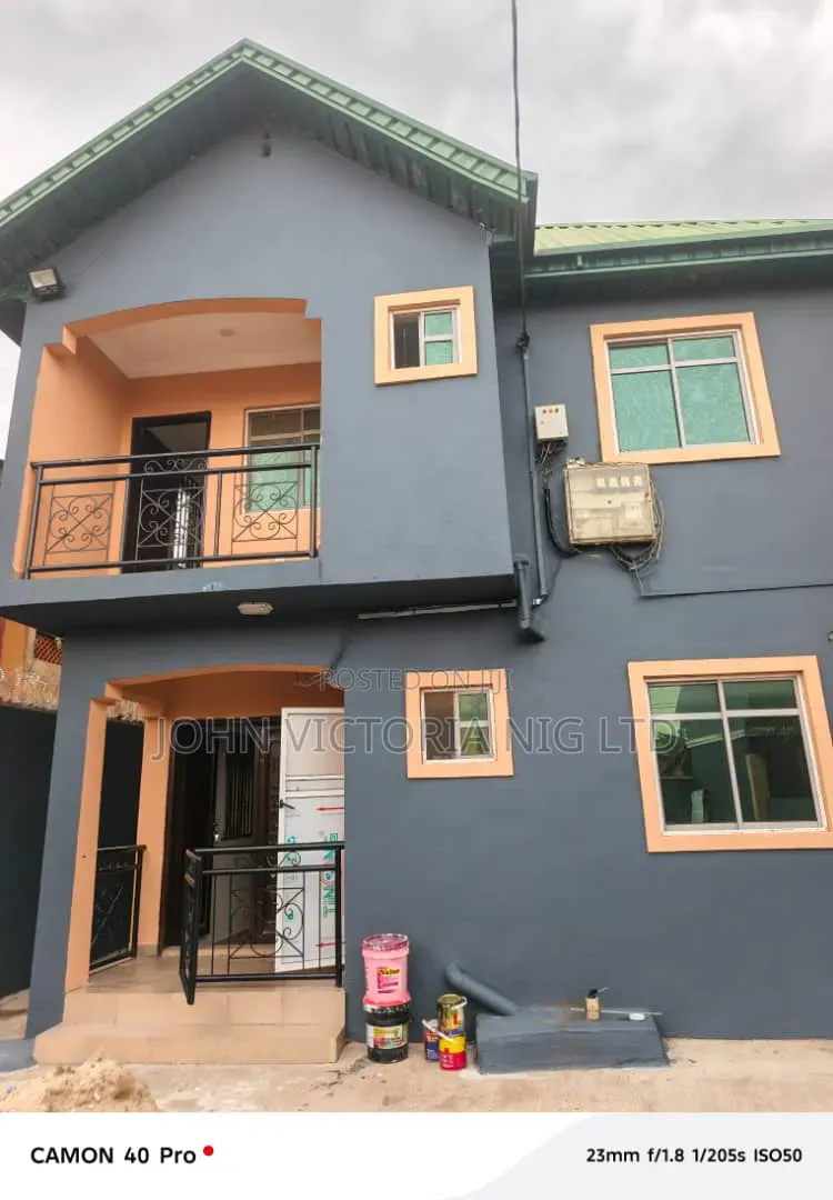 8bdrm Block of Flats in Off Governors Road, Iseri Olofin for sale in Iseri Olofin