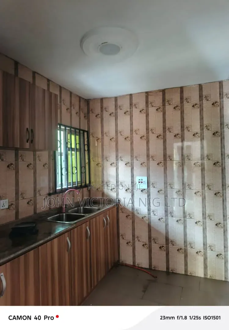 8bdrm Block of Flats in Off Governors Road, Iseri Olofin for sale in Iseri Olofin
