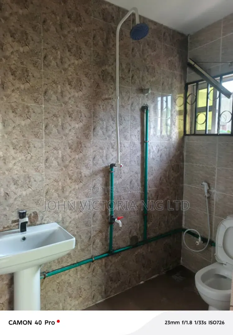 8bdrm Block of Flats in Off Governors Road, Iseri Olofin for sale in Iseri Olofin