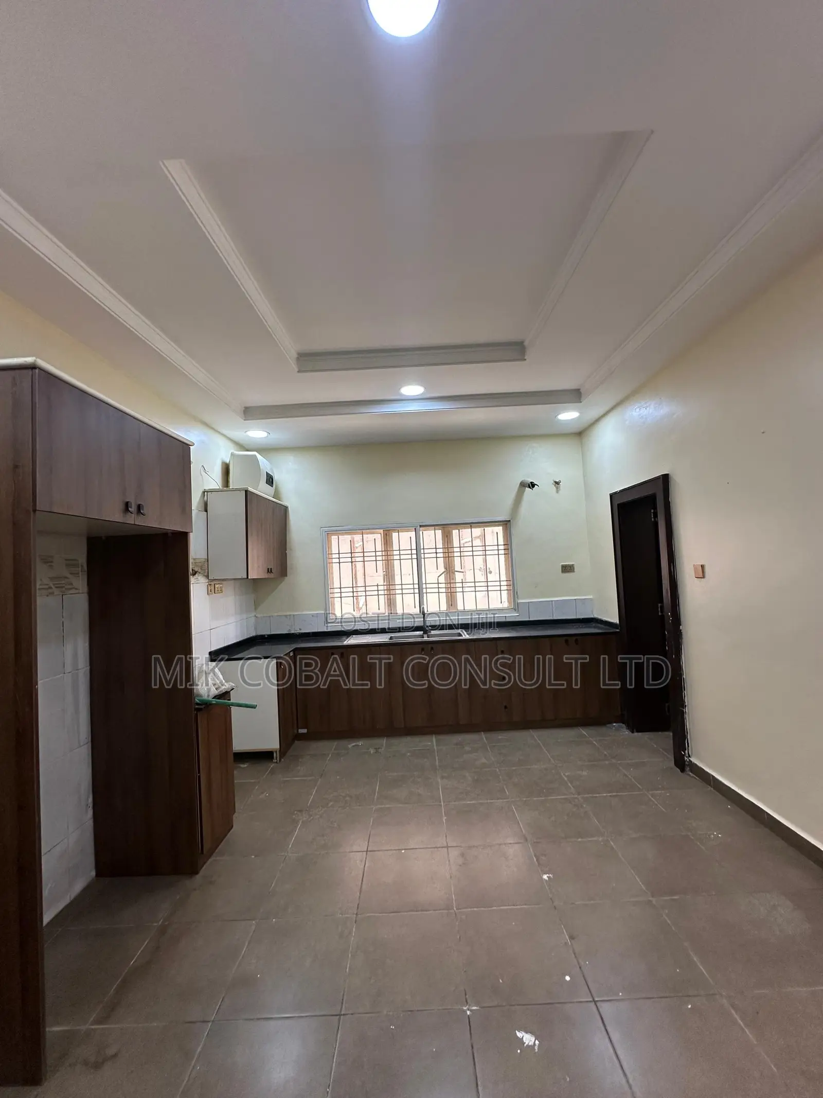 4bdrm Townhouse / Terrace in Diplomatic Zone, Katampe Extension in Katampe Extension