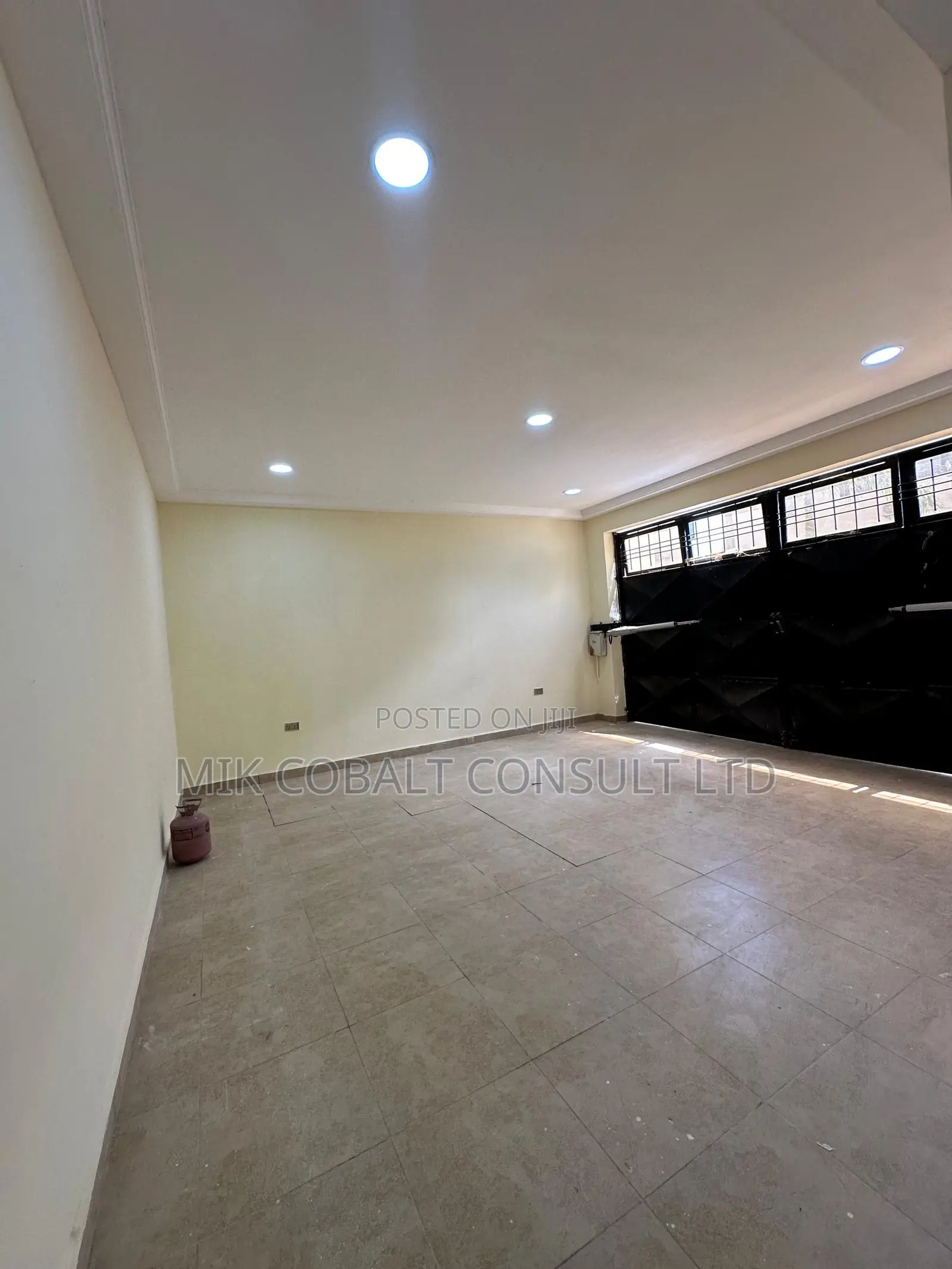 4bdrm Townhouse / Terrace in Diplomatic Zone, Katampe Extension in Katampe Extension