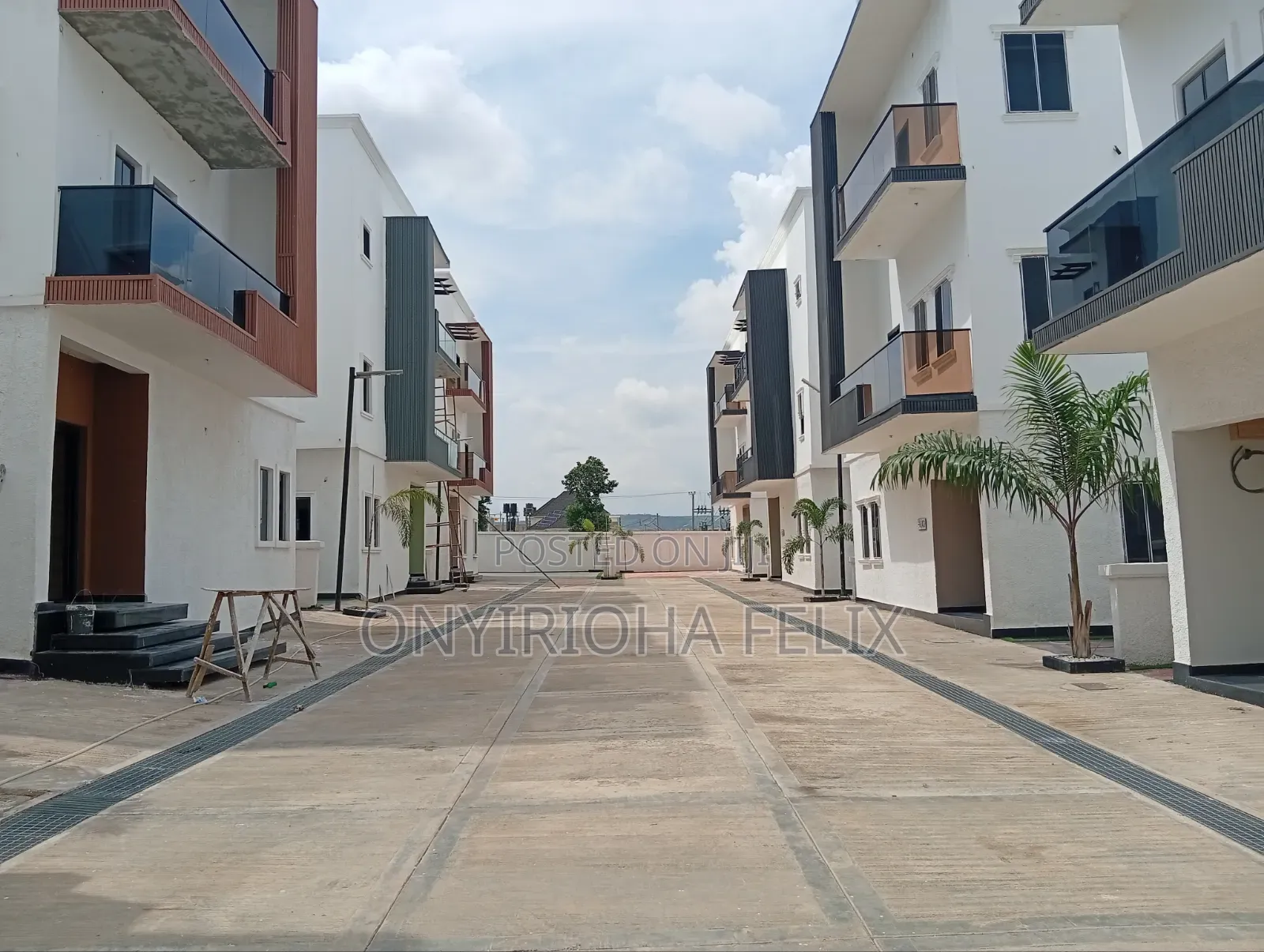 5bdrm Duplex in Jahi Gilmore for sale in Jahi