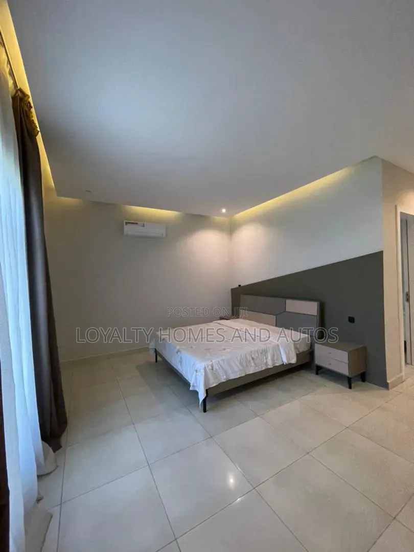 5bdrm Duplex in Lekki Phase 1 for sale in Lekki Phase 1