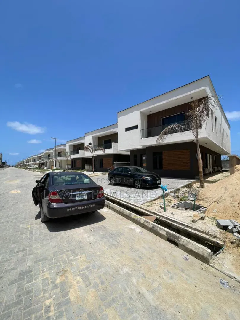 5bdrm Duplex in Lekki Phase 1 for sale in Lekki Phase 1