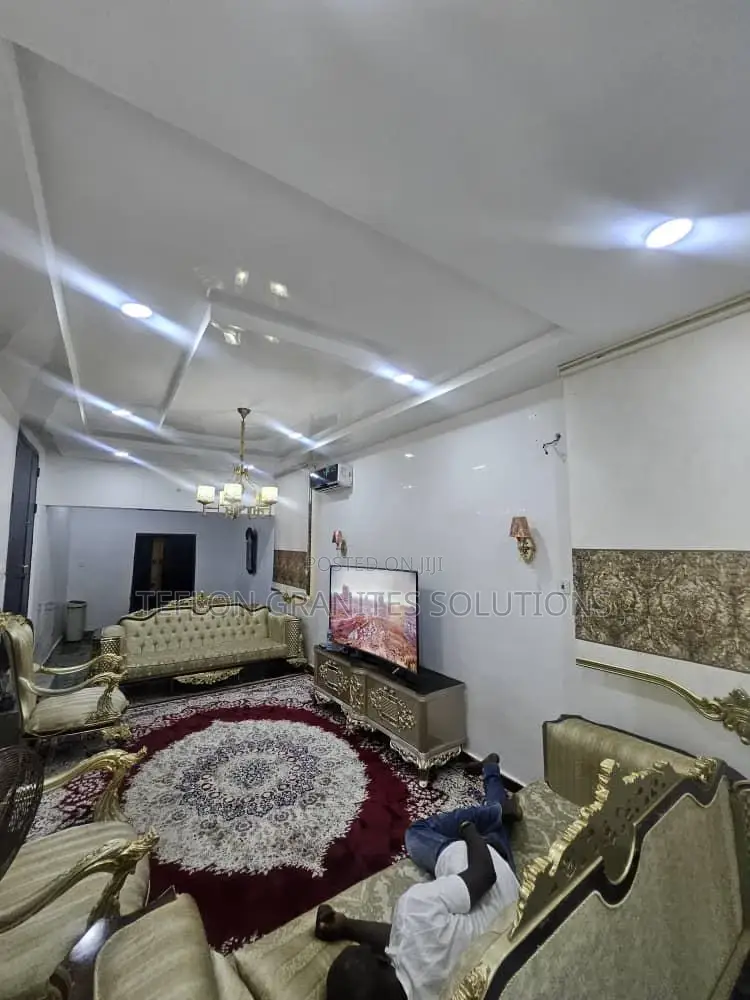 16bdrm Duplex in 7Th Avenue, Gwarinpa for sale in Gwarinpa