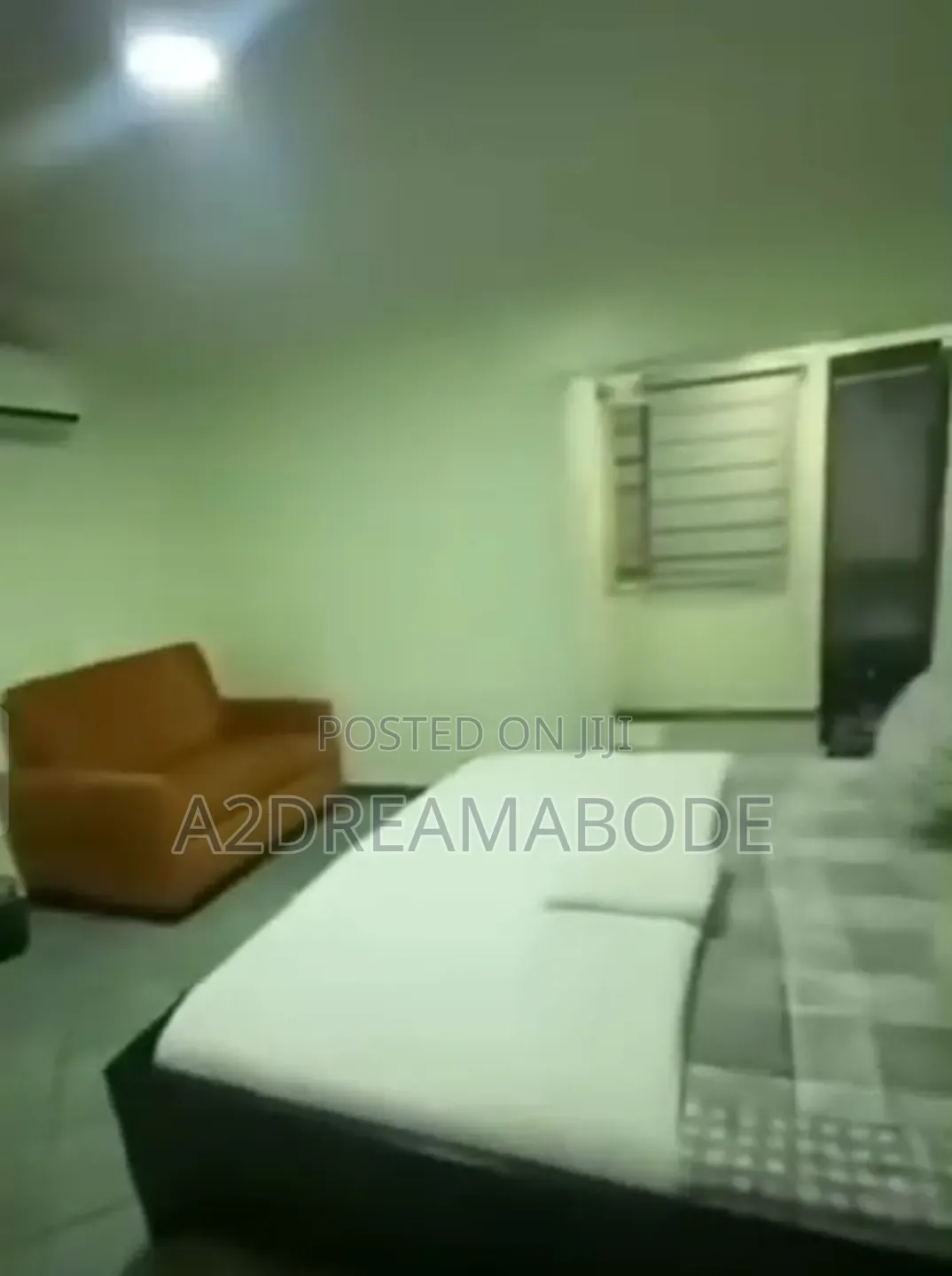 11 Rooms Guest House in Adeniyi Jones