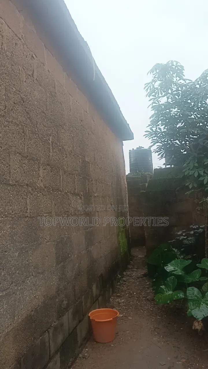 3bdrm Block of Flats in Giwa Oke Aro Ogun, Iju-Ishaga for sale in Iju-Ishaga
