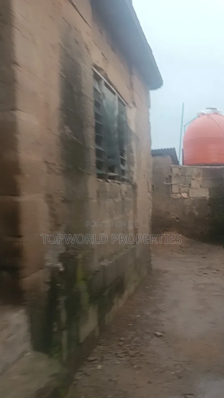 3bdrm Block of Flats in Giwa Oke Aro Ogun, Iju-Ishaga for sale in Iju-Ishaga