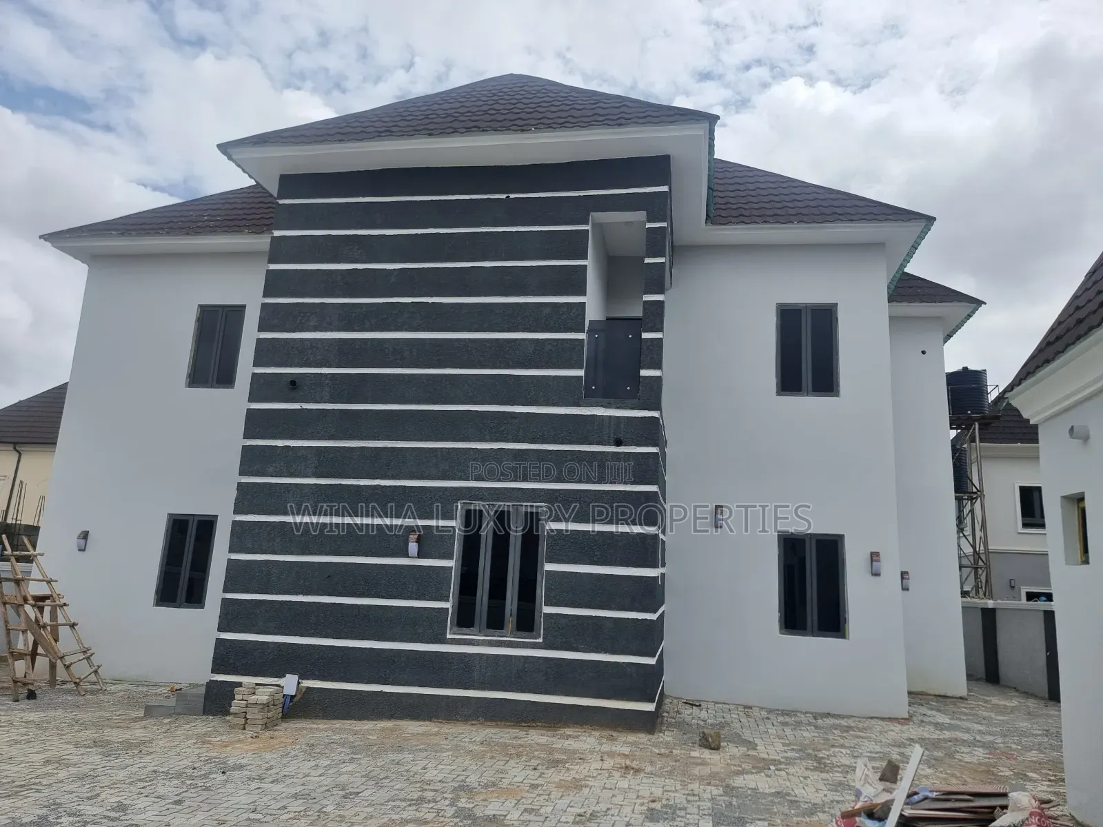 3bdrm Apartment in Behind Shafa Filling, Lugbe District for rent in Lugbe District