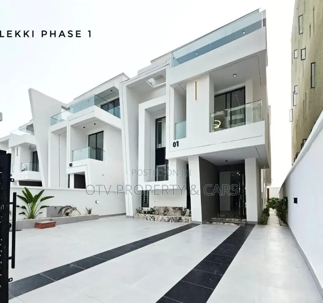 5bdrm Duplex in Lekki Phase 1 for sale in Lekki Phase 1
