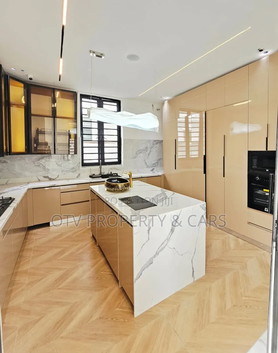 5bdrm Duplex in Lekki Phase 1 for sale in Lekki Phase 1