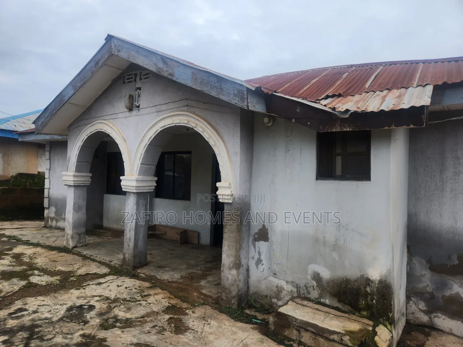 5bdrm Bungalow in Odo Oba Area Near for sale in Moniya