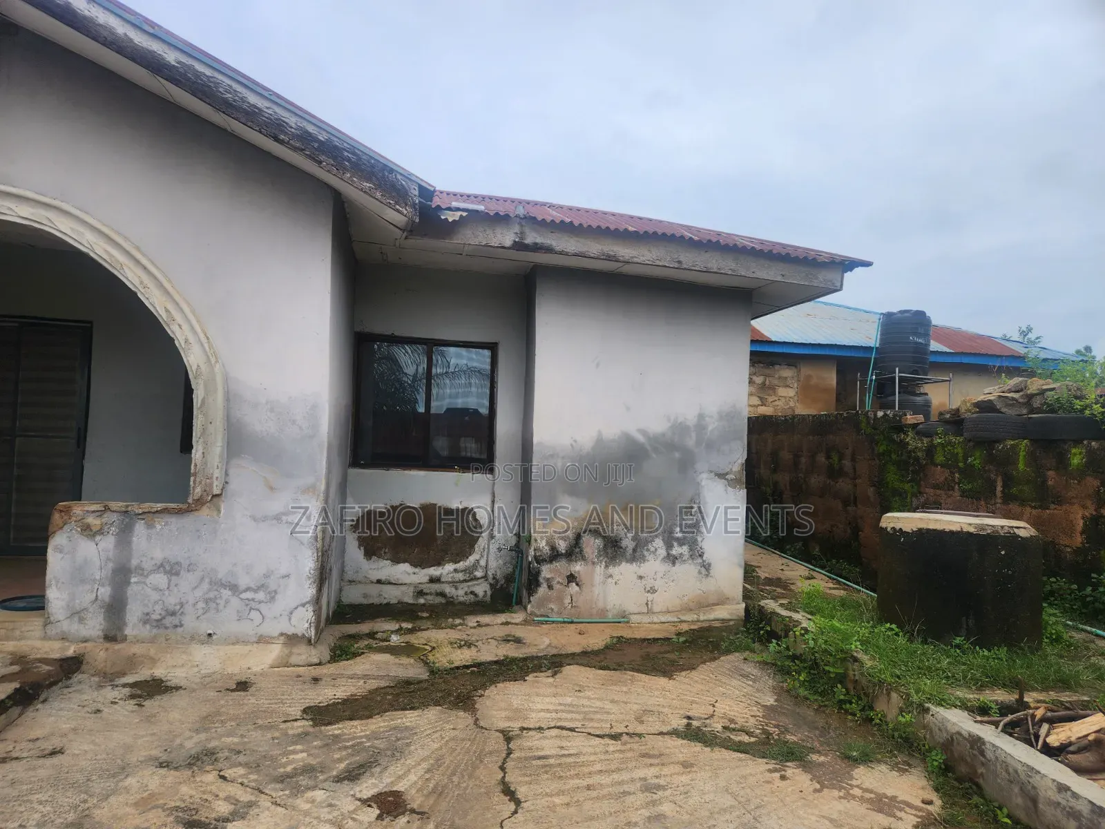 5bdrm Bungalow in Odo Oba Area Near for sale in Moniya