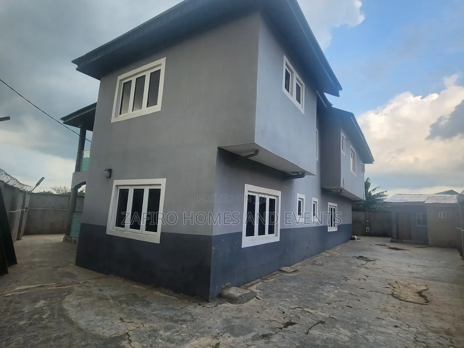 5bdrm Duplex in At Idiomo Barack, Moniya for sale in Moniya