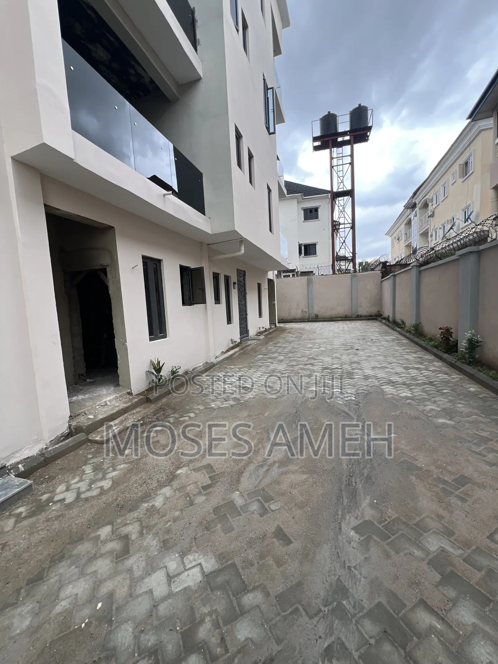 3bdrm Block of Flats in Wuye for sale in Wuye