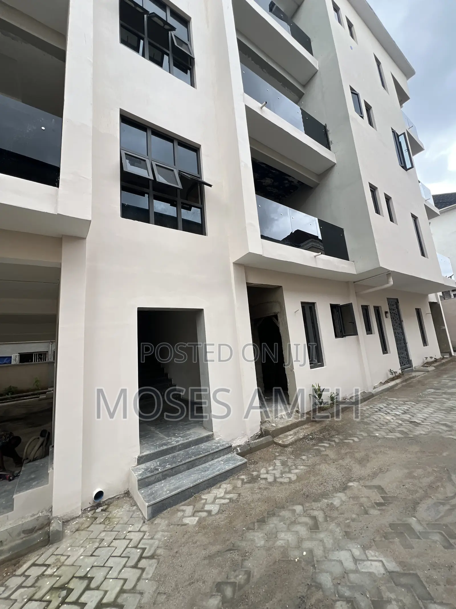 3bdrm Block of Flats in Wuye for sale in Wuye