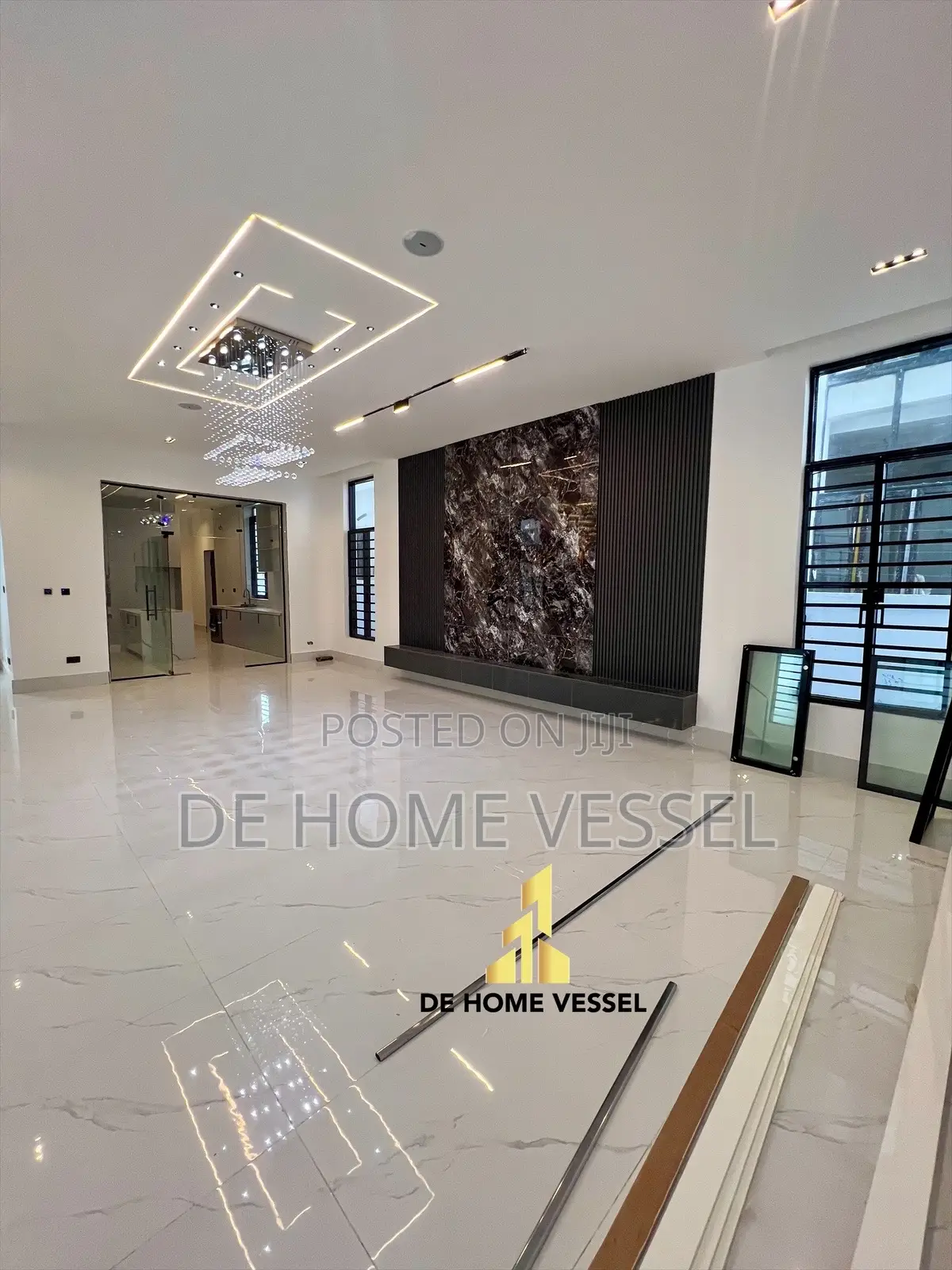 5bdrm Duplex in Chevron for sale in Chevron