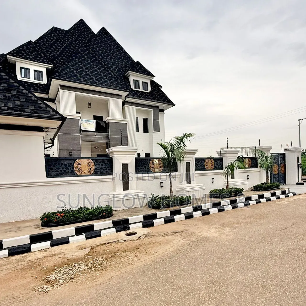 Furnished 7bdrm Duplex in Karsana Efab for sale in Karsana