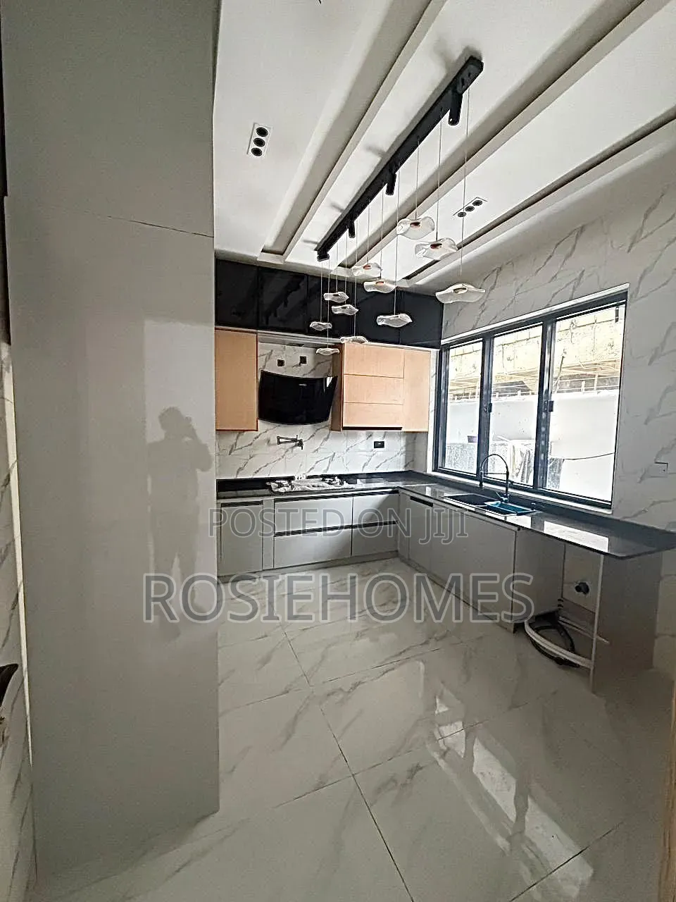 4bdrm Duplex in Lekki Phase 1 for rent in Lekki Phase 1