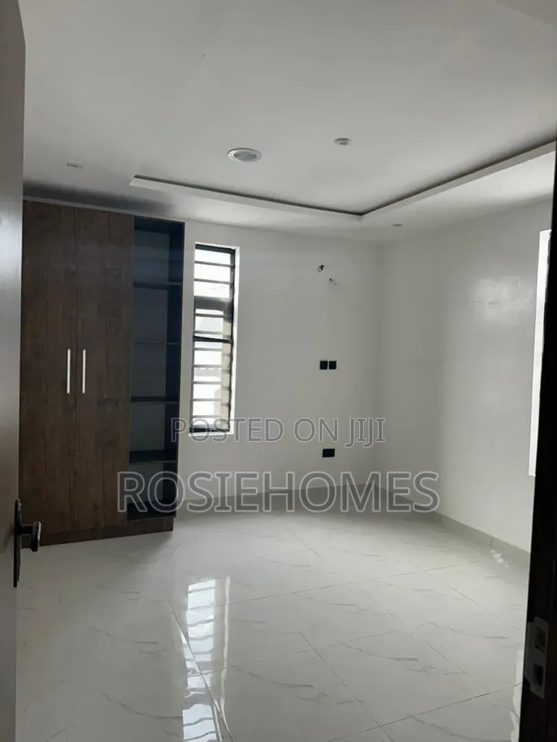 2bdrm Apartment in Chevron for rent in Chevron