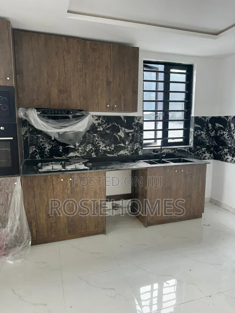 2bdrm Apartment in Chevron for rent in Chevron