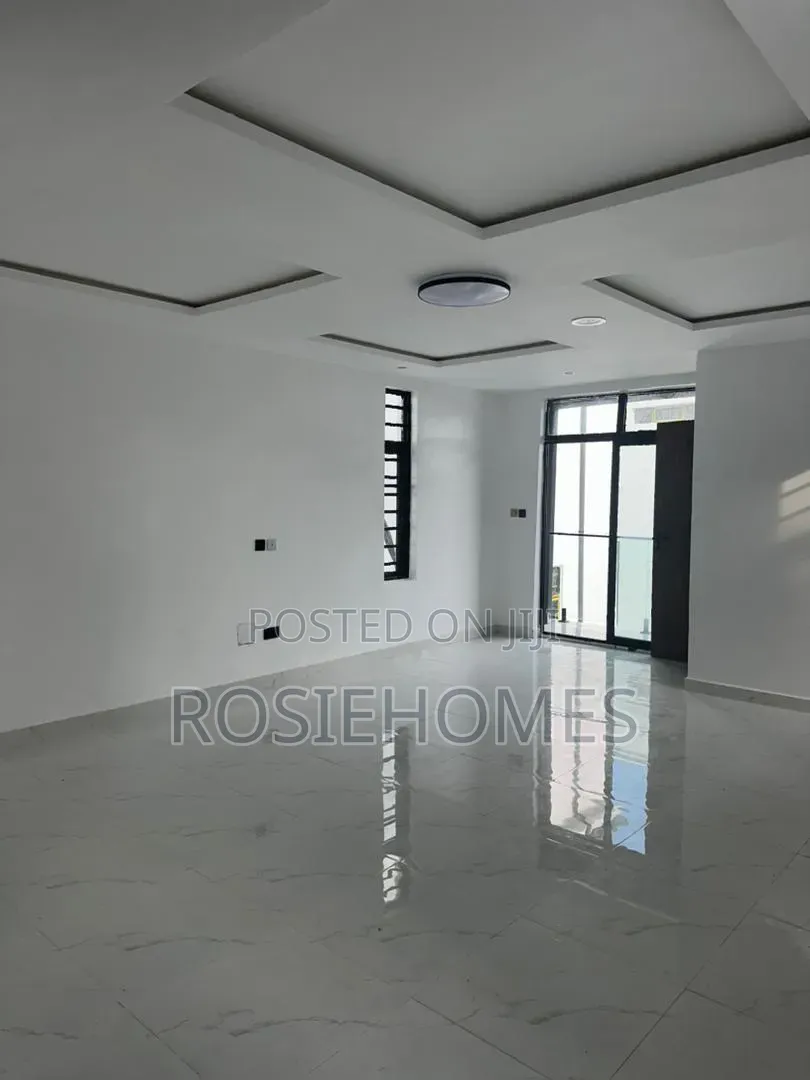 2bdrm Apartment in Chevron for rent in Chevron