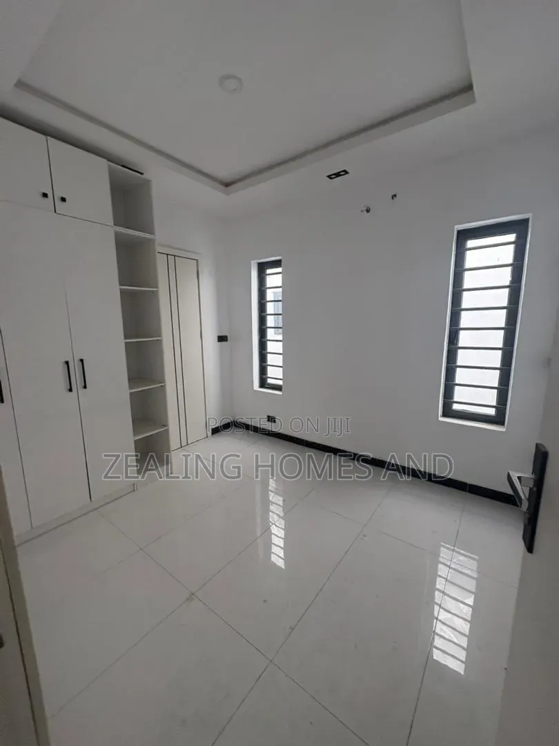 Furnished 4bdrm Duplex in Captain Court for rent in Abraham Adesanya Estate
